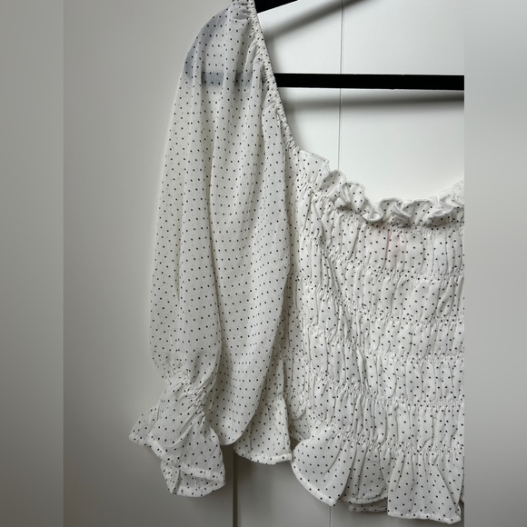 Elegant polka dot top with elastic ruching - Picture 2 of 2